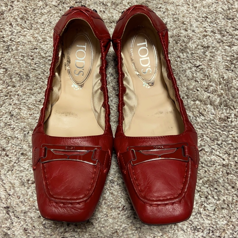 Size 8 TOD’S made in Italy ballet style loafers